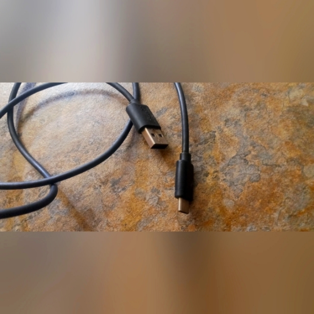 Black USB-A to USB-C Charging Cable for Tablets & Accessories
